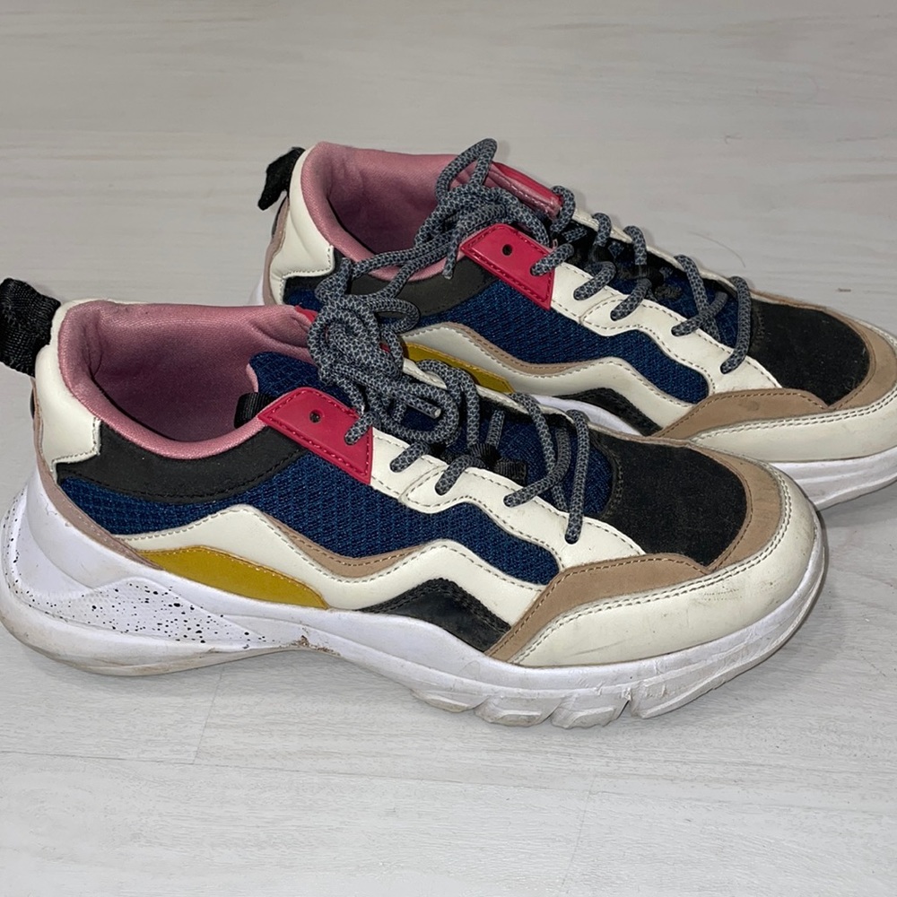 Women’s Zara sneakers 👟👟